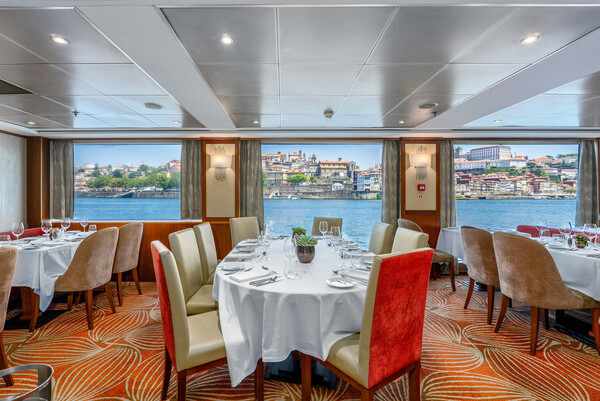 Amawaterways AmaVida Main Restaurant 1 ©Bruno Barreira & Amawaterways.jpeg